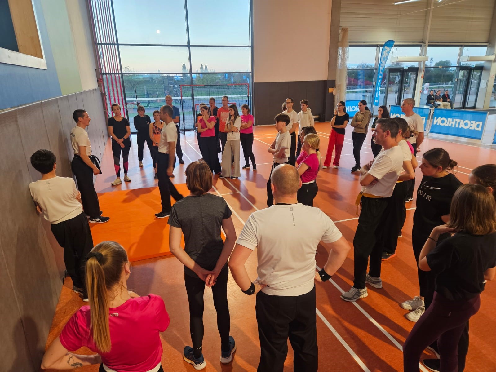 Salle de cours self-défense au Decathlon Caen Mondeville